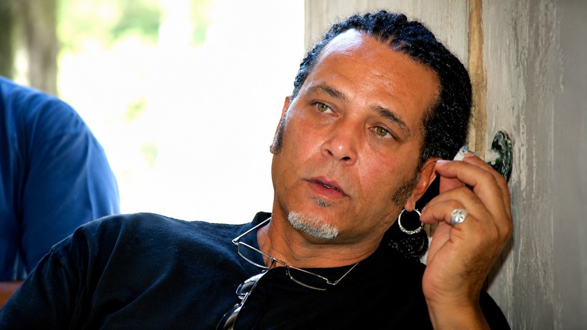 El actor cubano Luis Alberto García, cuya denuncia por 34 horas sin luz ni agua expone la crisis energética en Cuba