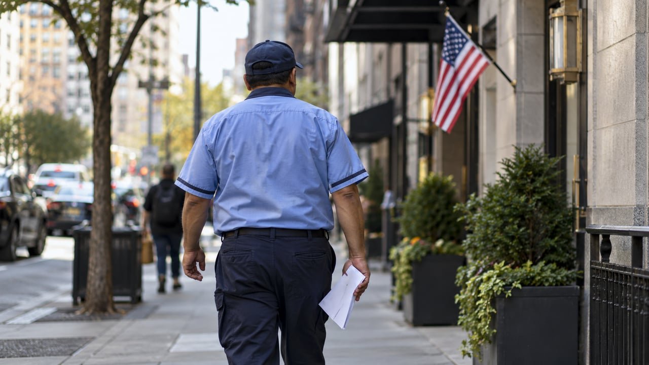 Permiso familiar pagado en Nueva York 2026 para un trabajador cubano