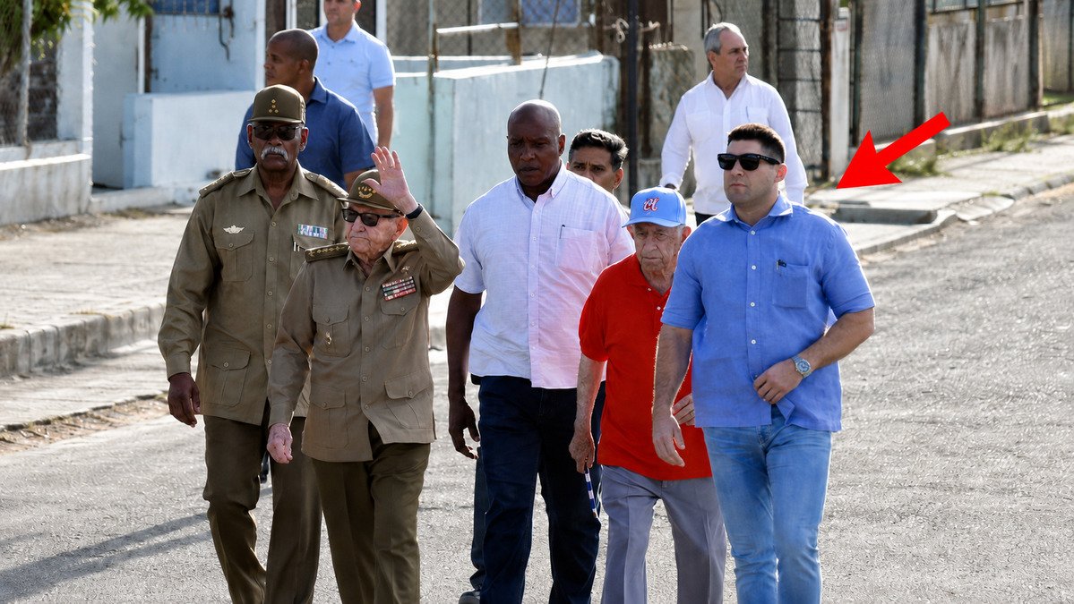 Banderas de Cuba y Estados Unidos en La Habana, símbolo de la posible negociación del régimen cubano con Trump